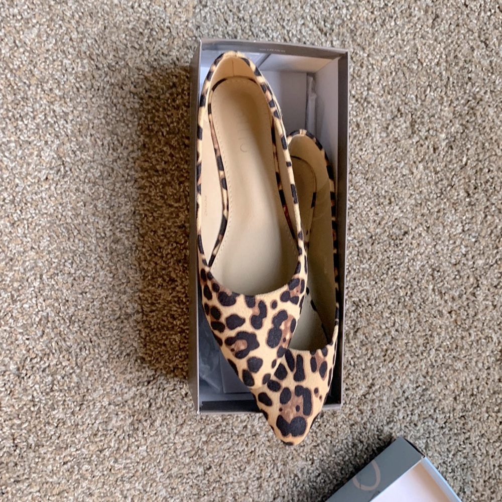 OLLIO FLATS ❄️3/$17
